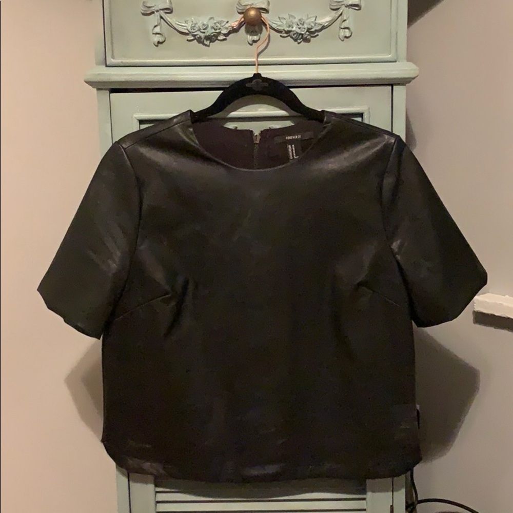 Black forever 21 T-shirt
